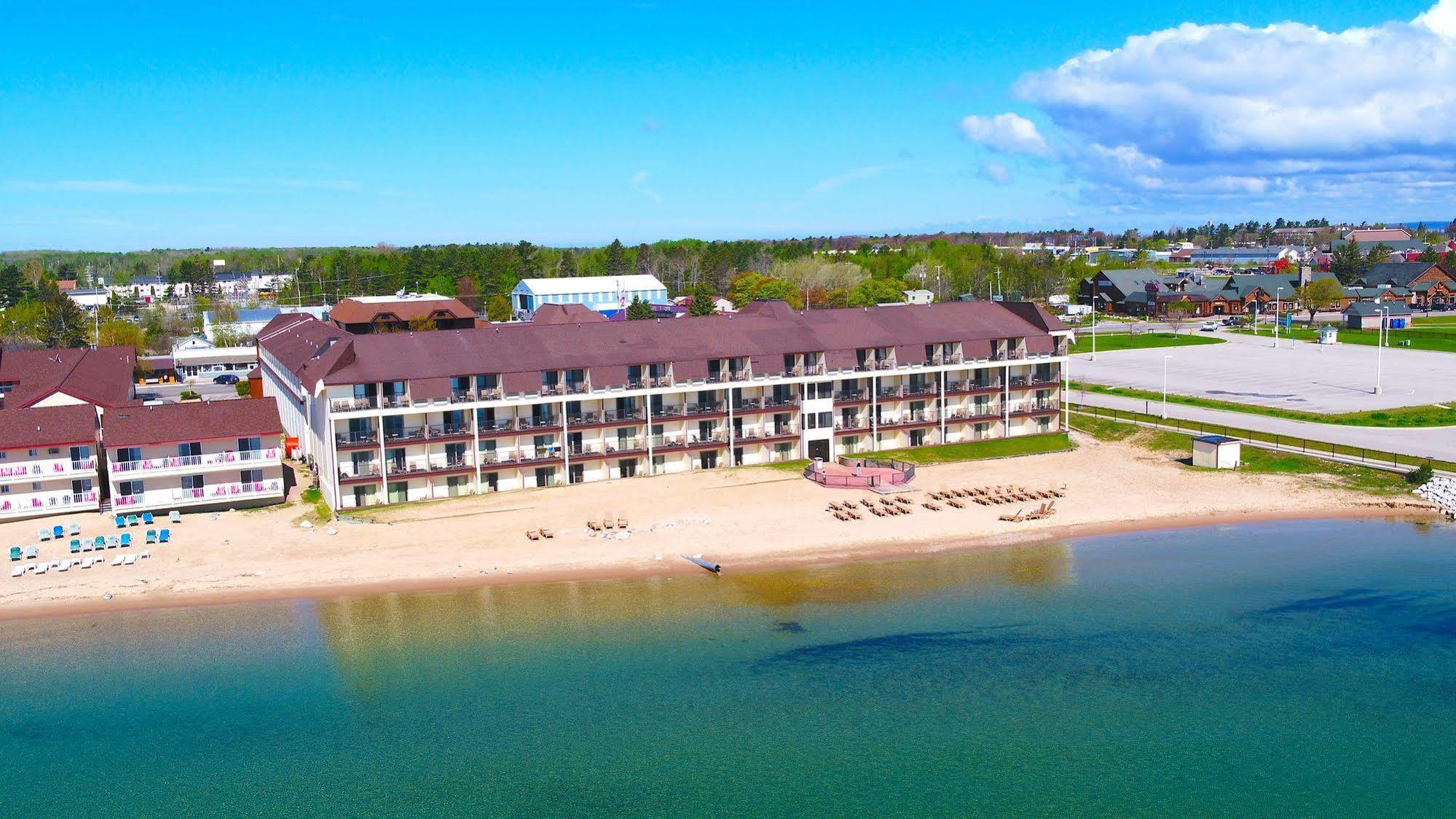 Best Western Plus Dockside Waterfront Inn Mackinaw City Exterior foto