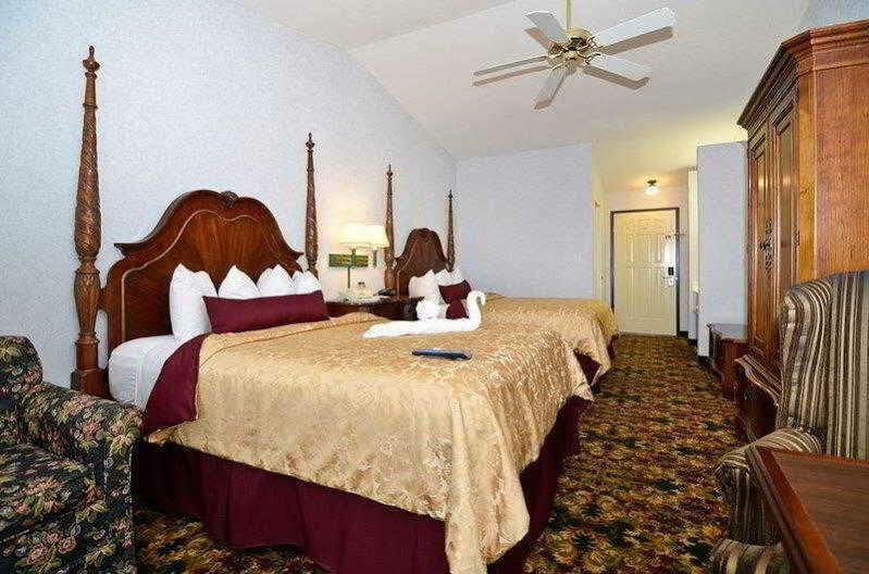 Best Western Plus Dockside Waterfront Inn Mackinaw City Exterior foto